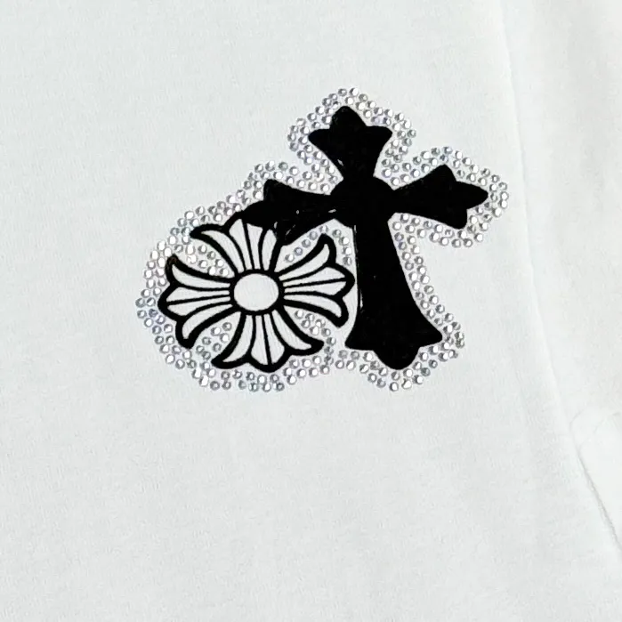 P180 Chrome Hearts 25 high-end versions. The fabric is made of 300 grams of high-density pure cotton. It does not deform or shrink. It has three complete standards. It is the same style for men and women. Technology: imported hot diamond + calendered leather flocking. Color: White Black SIZE: S-XL